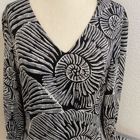 WHBM White Black Fossil Floral Print Midi V Neck AS SEEN ON TV!   SZ 4 - Picture 4 of 11